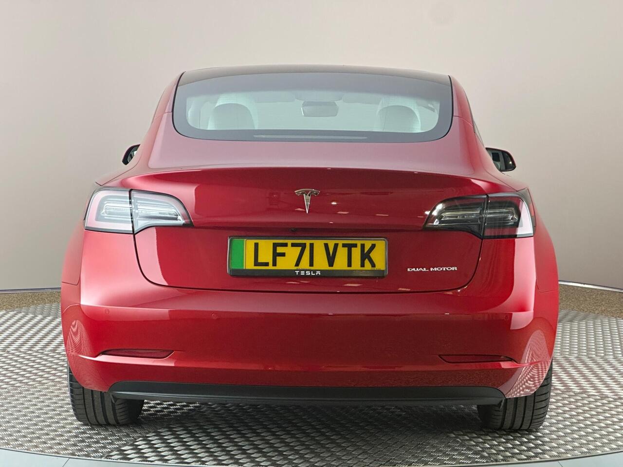 Tesla Model 3 LF71VTK