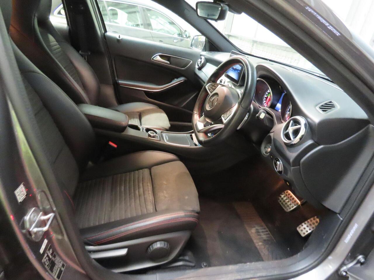 Mercedes-Benz GLA HN69PLX