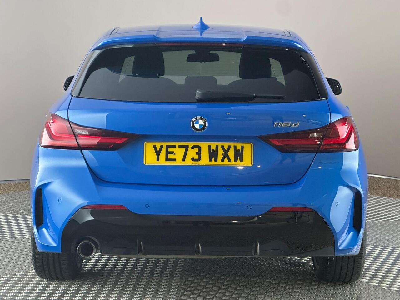 BMW 1 Series YE73WXW