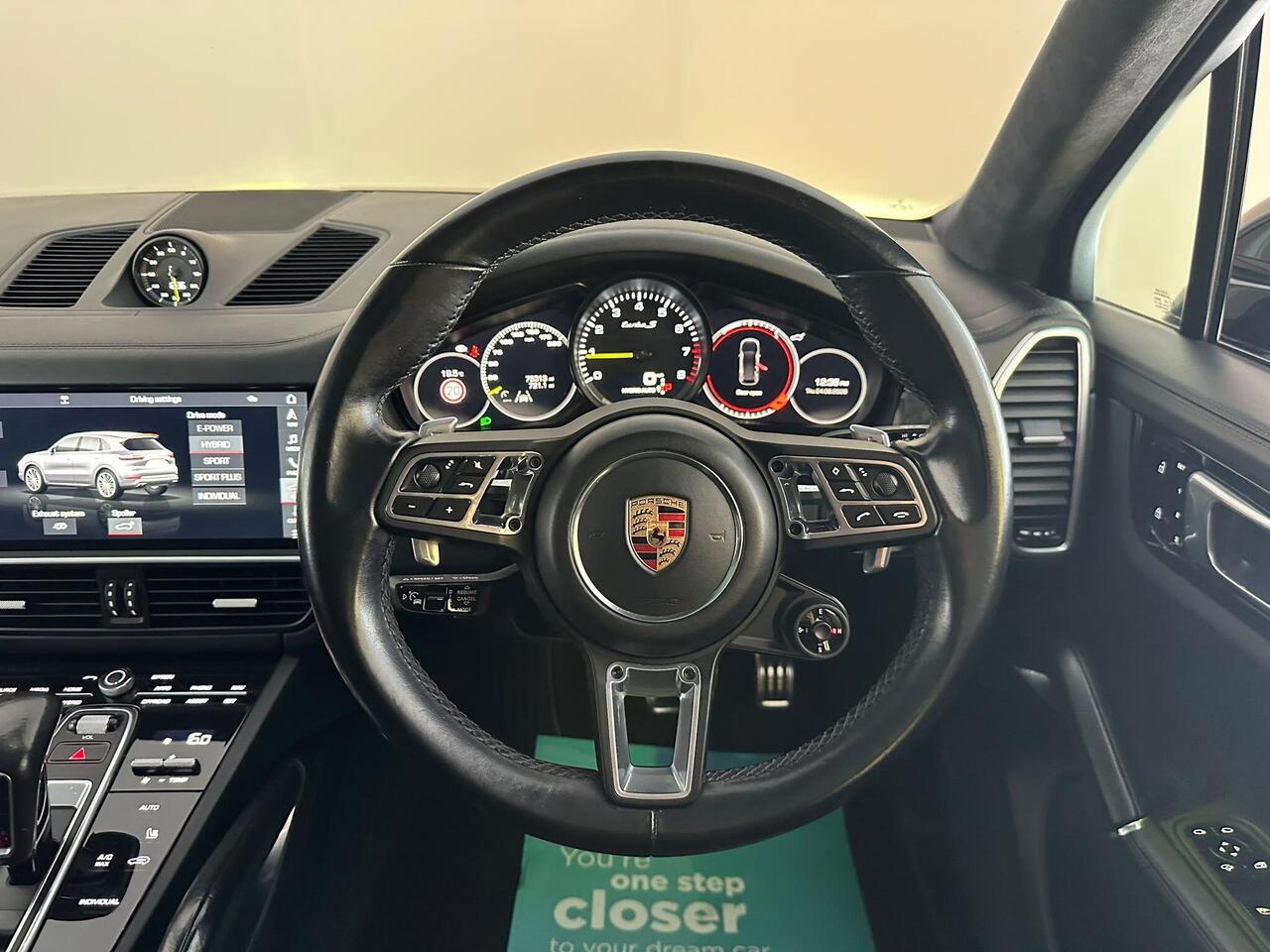 Porsche Cayenne SW69BKY