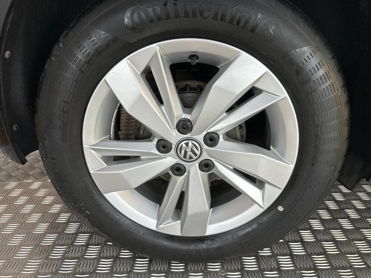 Volkswagen Polo AO18LLA