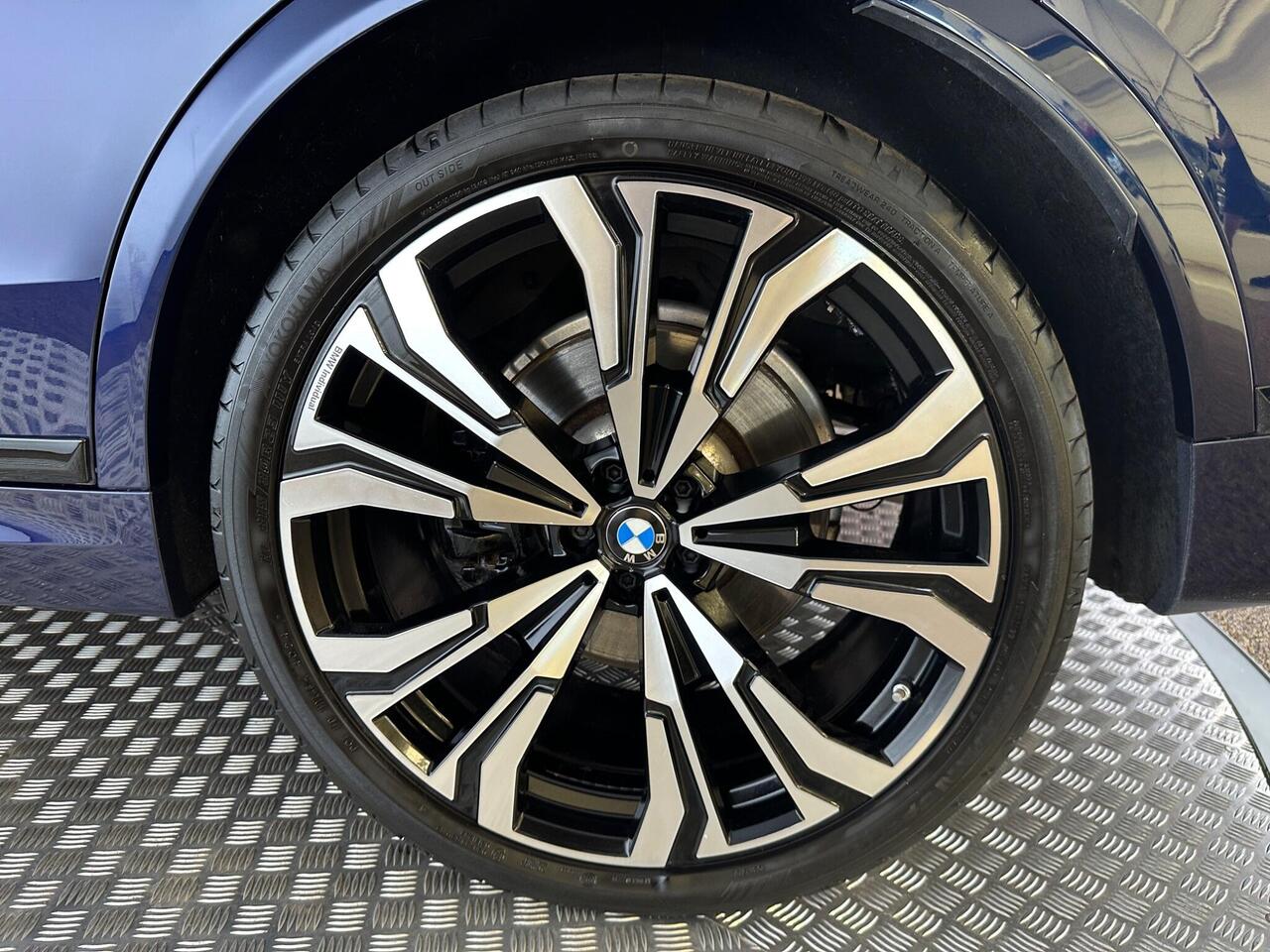 BMW X7 PJ24OUP
