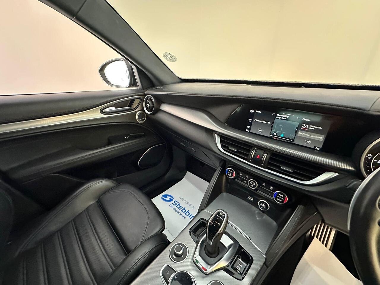 Alfa Romeo Stelvio AO70YYE