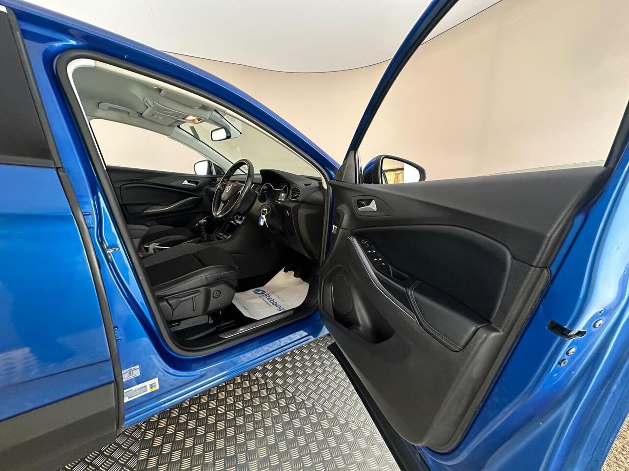 Vauxhall Grandland X LS69BKJ