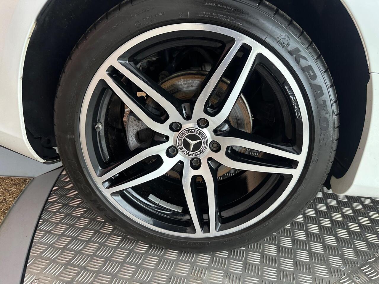 Mercedes-Benz E Class YD67CEF