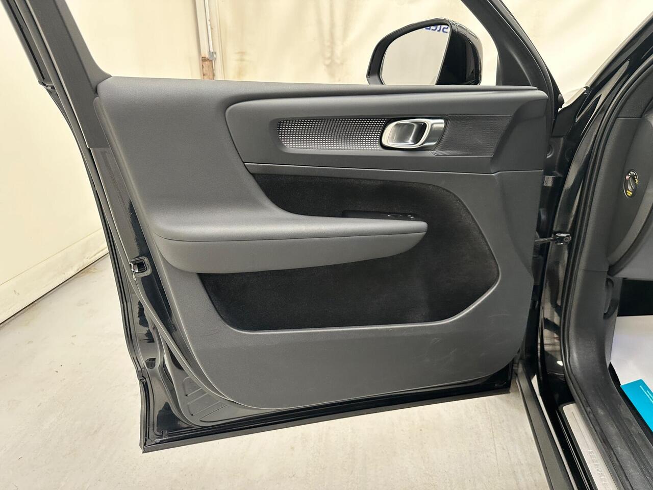 Volvo XC40 YT22VKE
