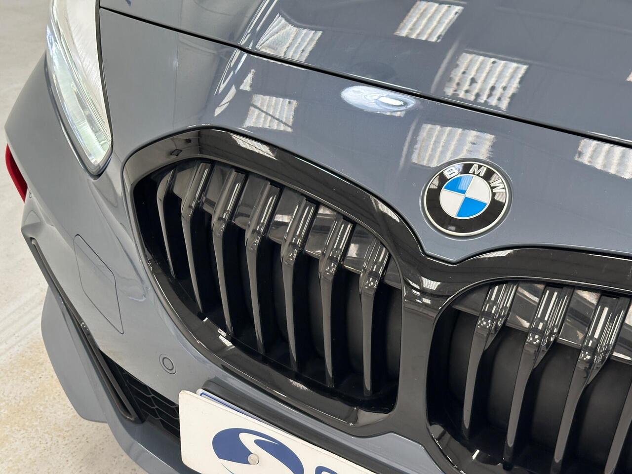 BMW 1 Series AX73KKV