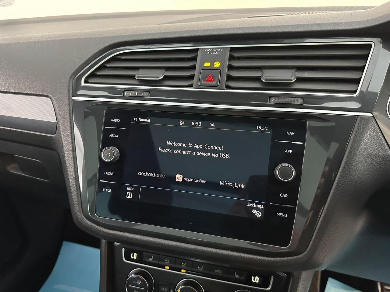 Volkswagen Tiguan DE69LBK