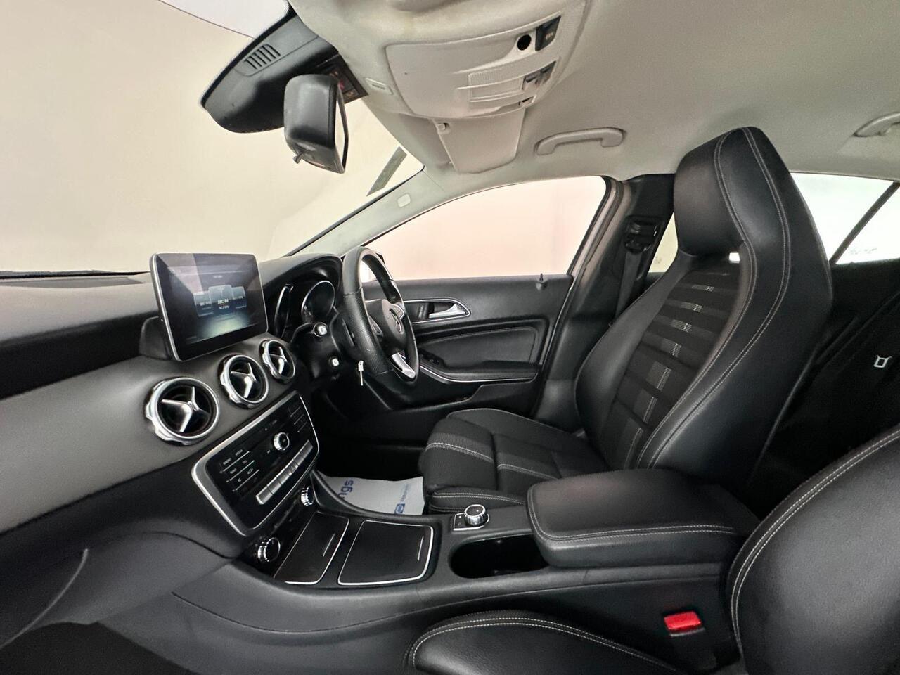 Mercedes-Benz GLA YH69VSZ