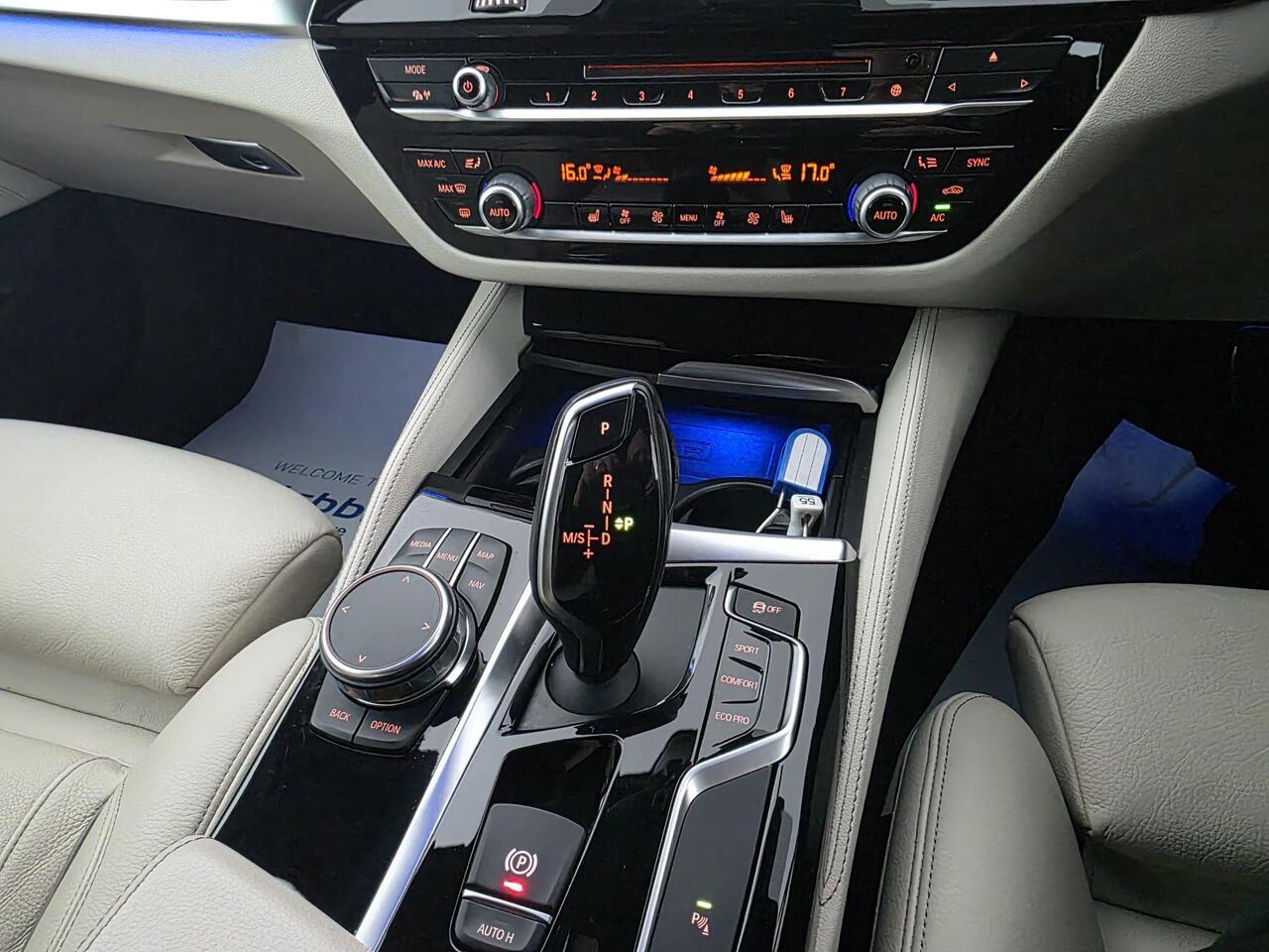 BMW 5 Series YK18JUW