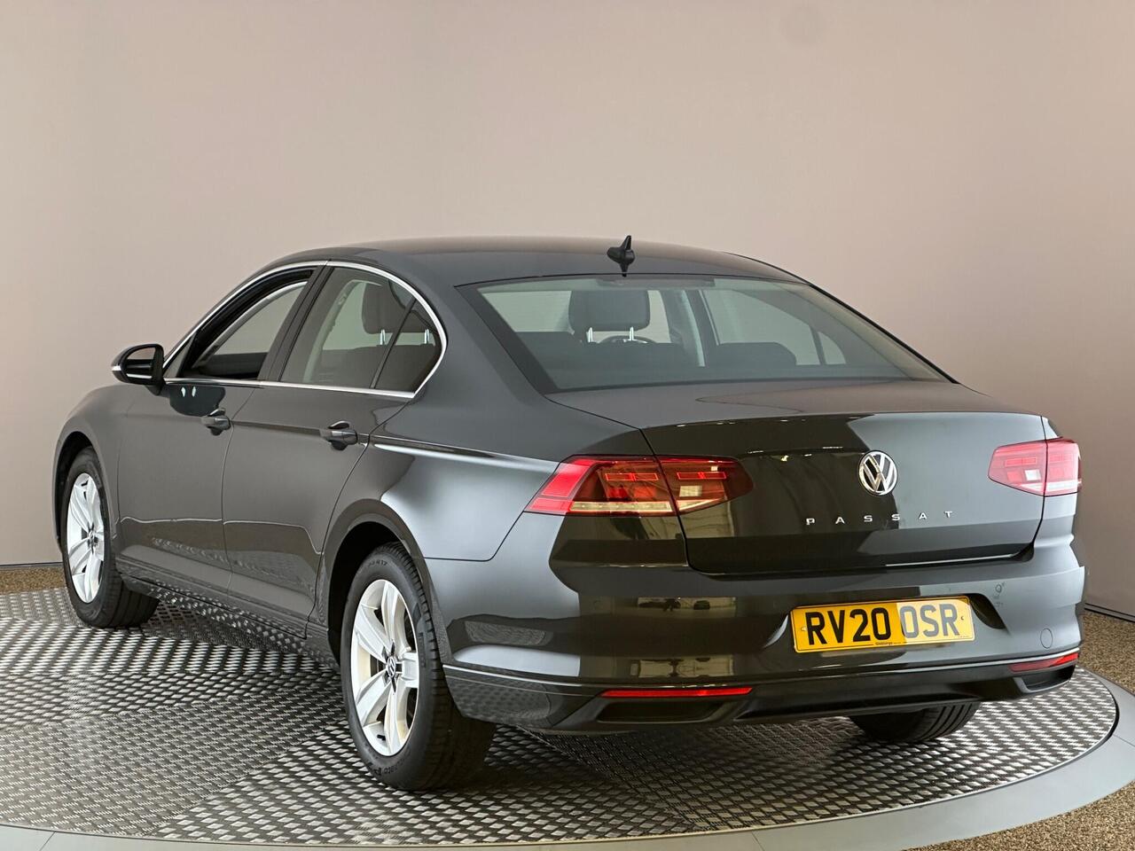 Volkswagen Passat RV20OSR