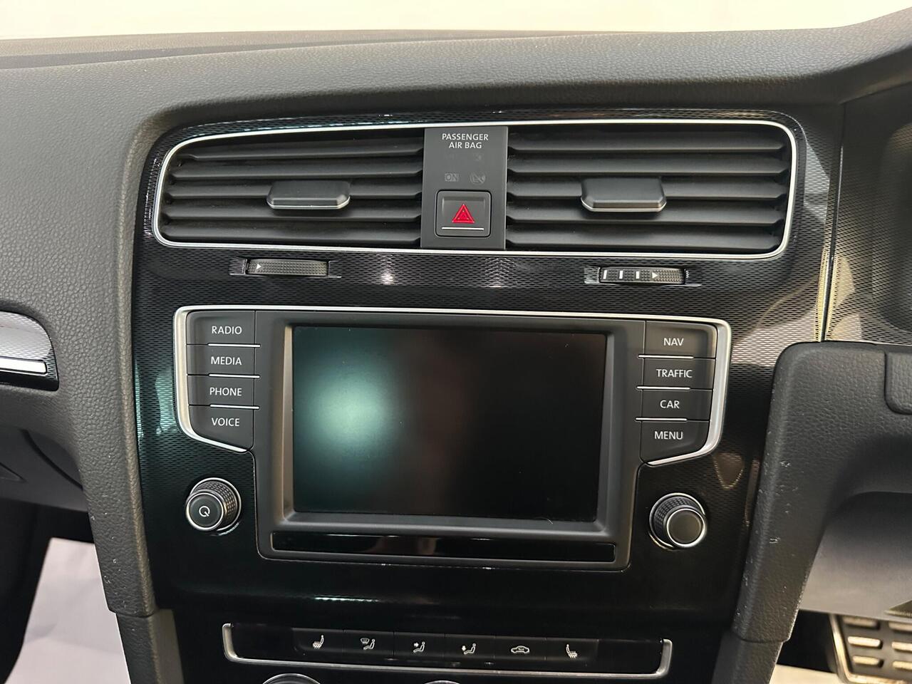 Volkswagen Golf MD66AXF