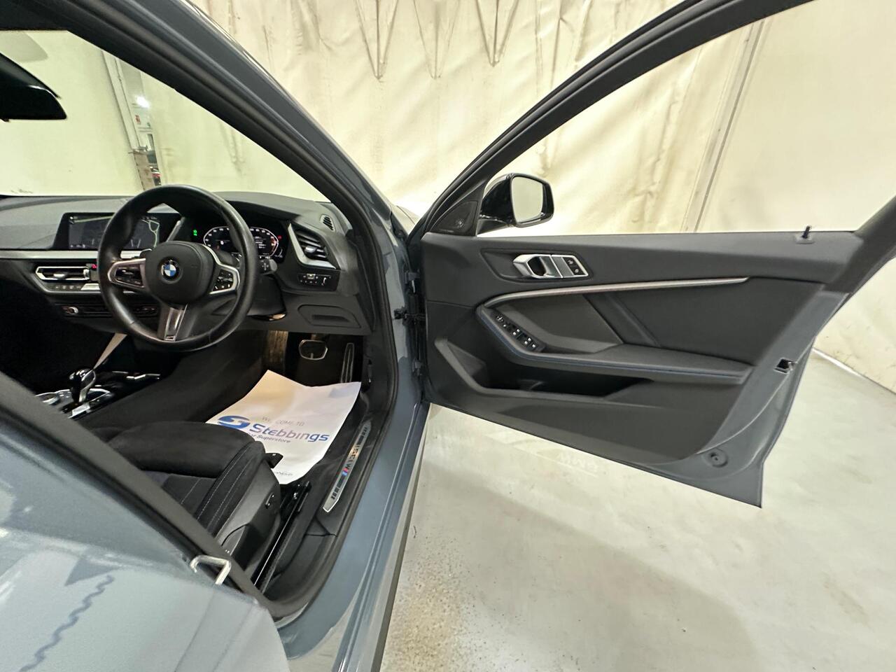 BMW 1 Series KR22XNT