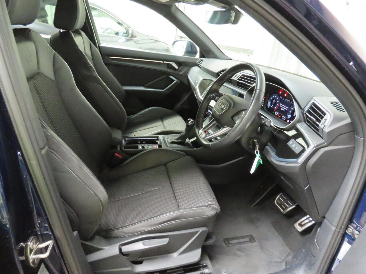 Audi Q3 NA22VUU