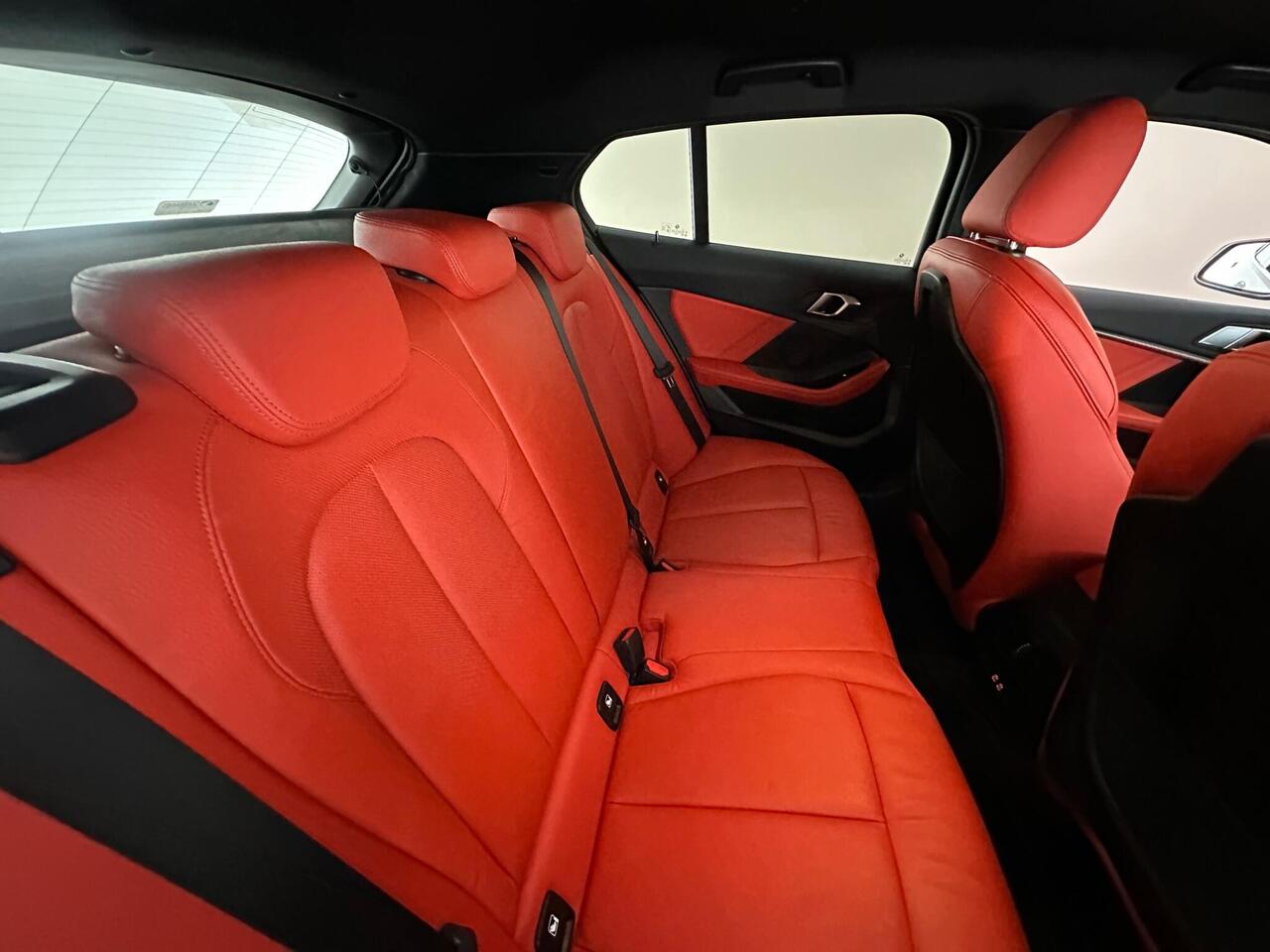 BMW 1 Series YP72HGD