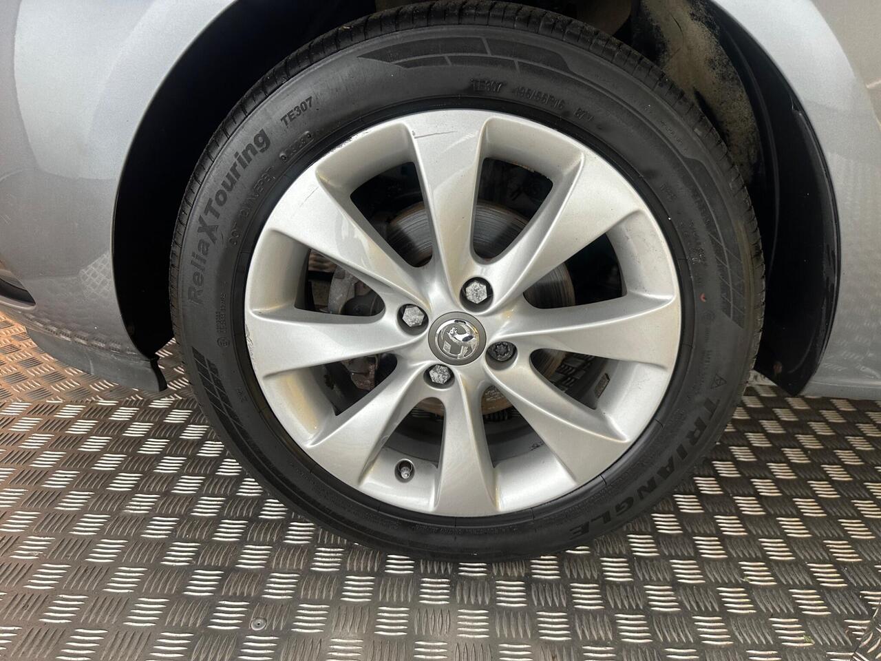 Vauxhall Corsa AJ18HYH