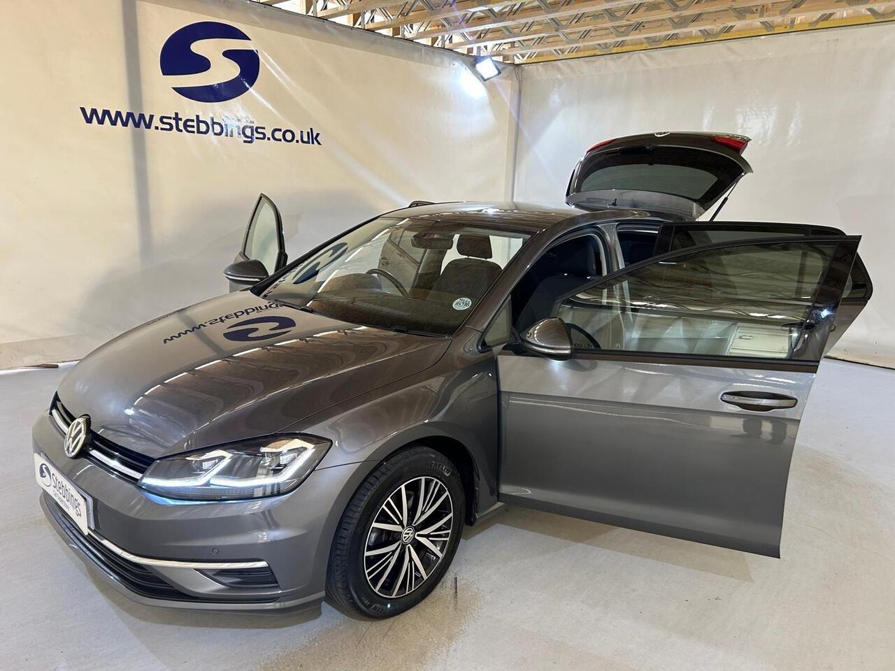 Volkswagen Golf AE67OET