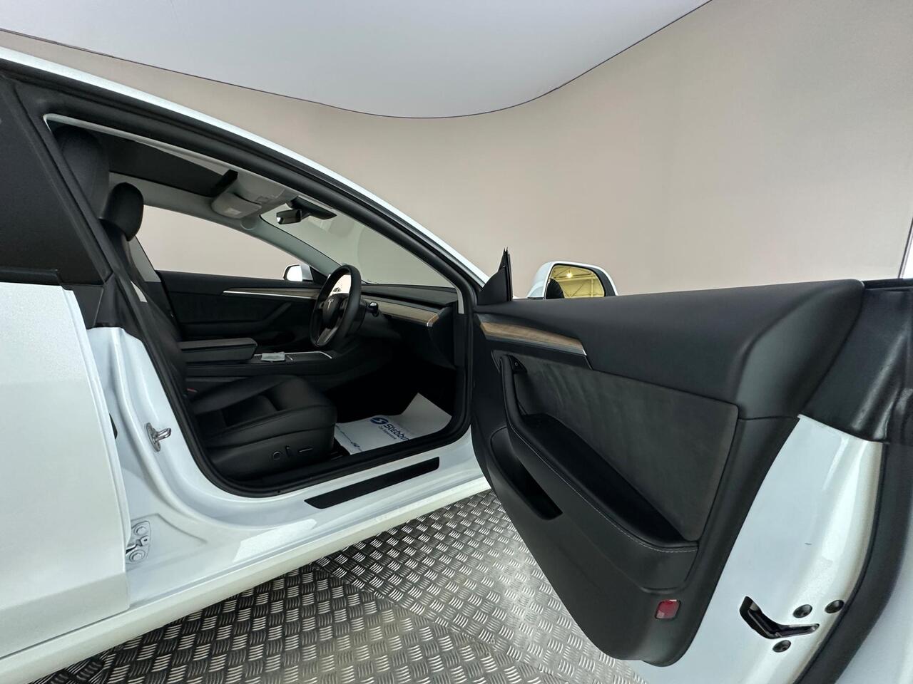 Tesla Model 3 AF72VOA