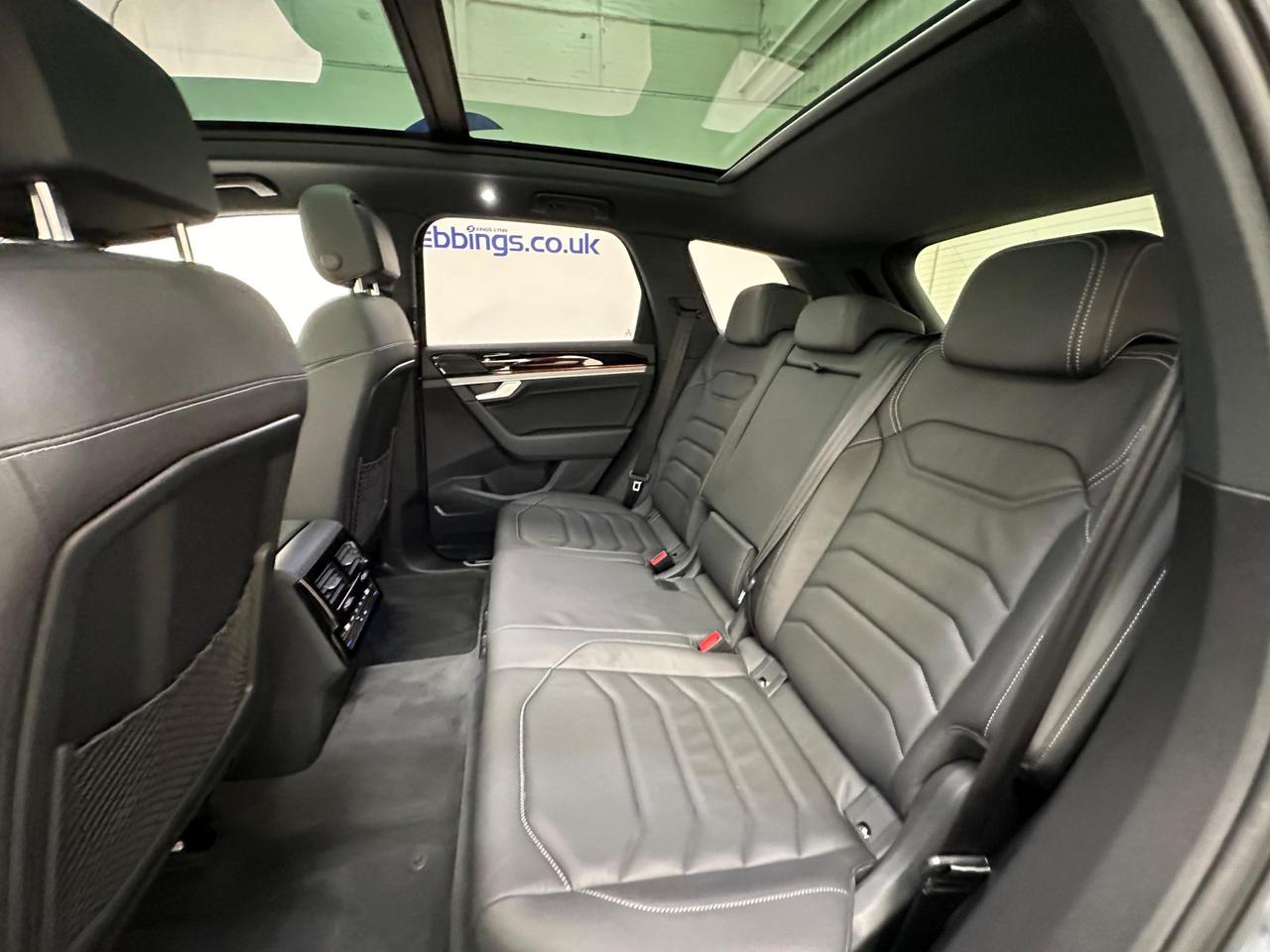 Volkswagen Touareg YY71PJV