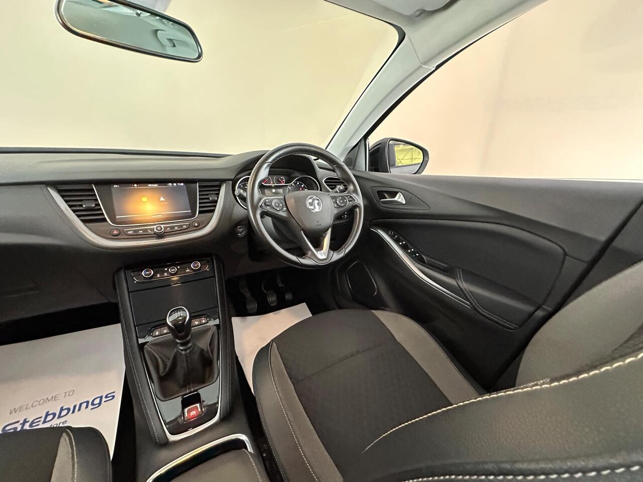 Vauxhall Grandland X DY68ZWW