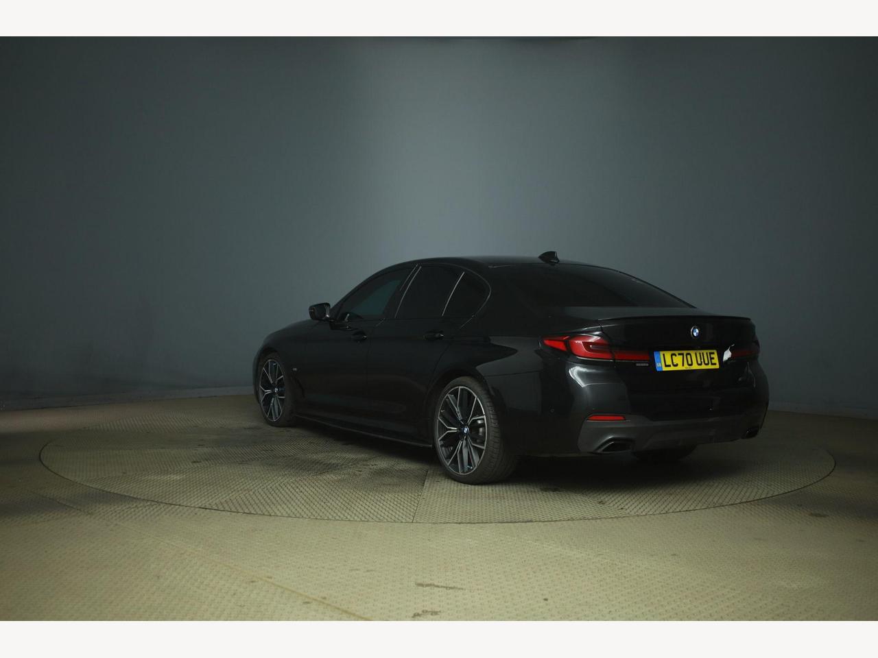 BMW 5 Series LC70UUE