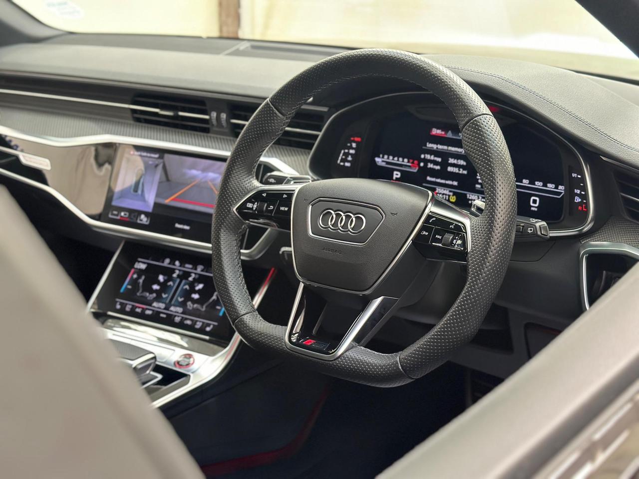 Audi RS6 Avant WU71CXE