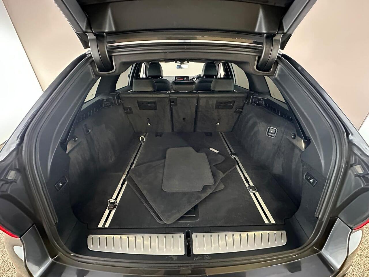 BMW 5 Series YJ19VDG