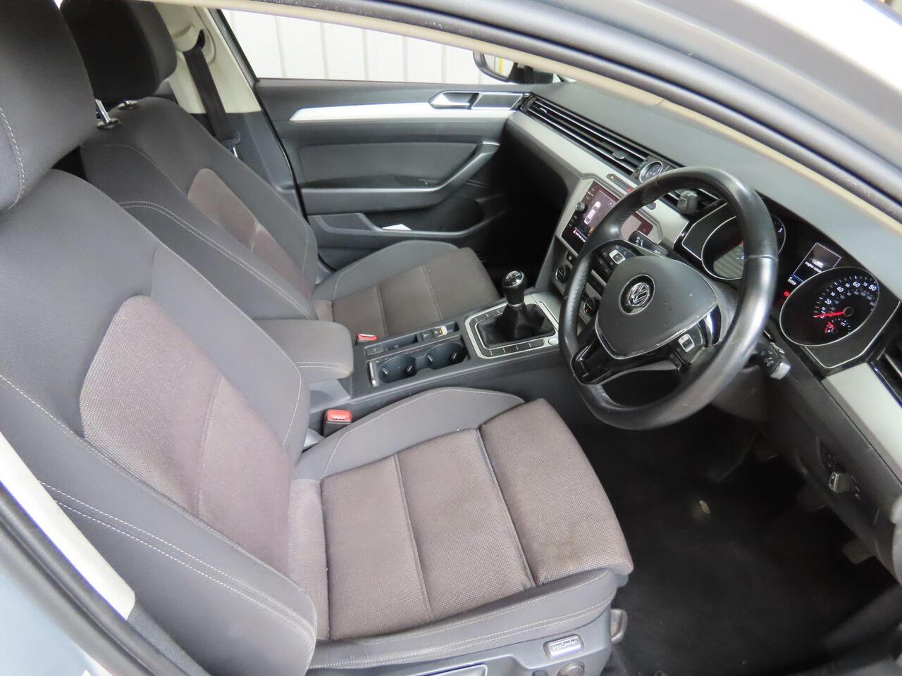 Volkswagen Passat AD19KLE