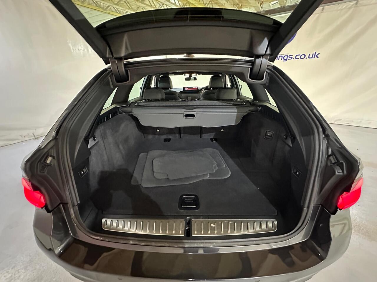 BMW 5 Series AO71YKJ