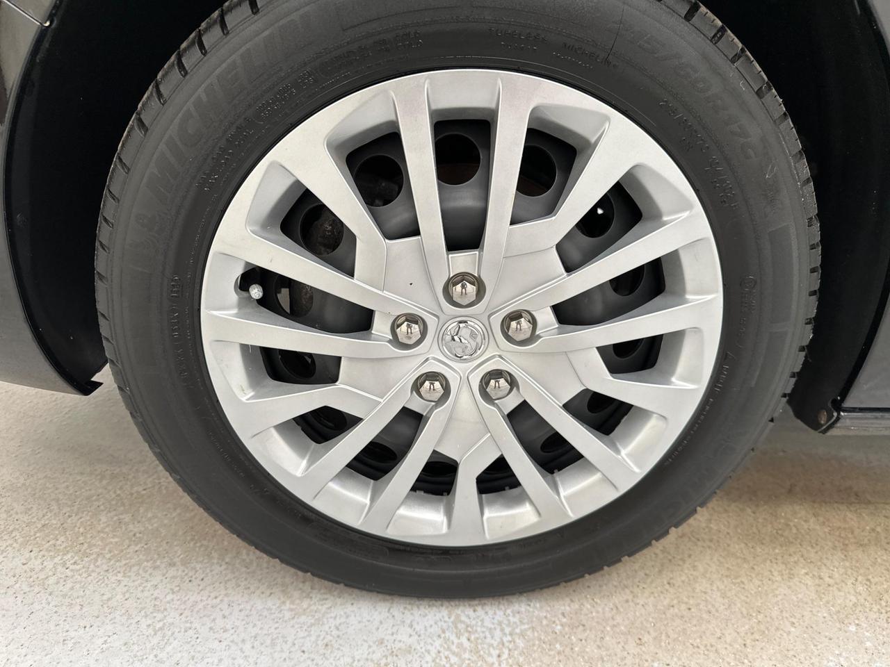 Vauxhall Vivaro KS23DHY