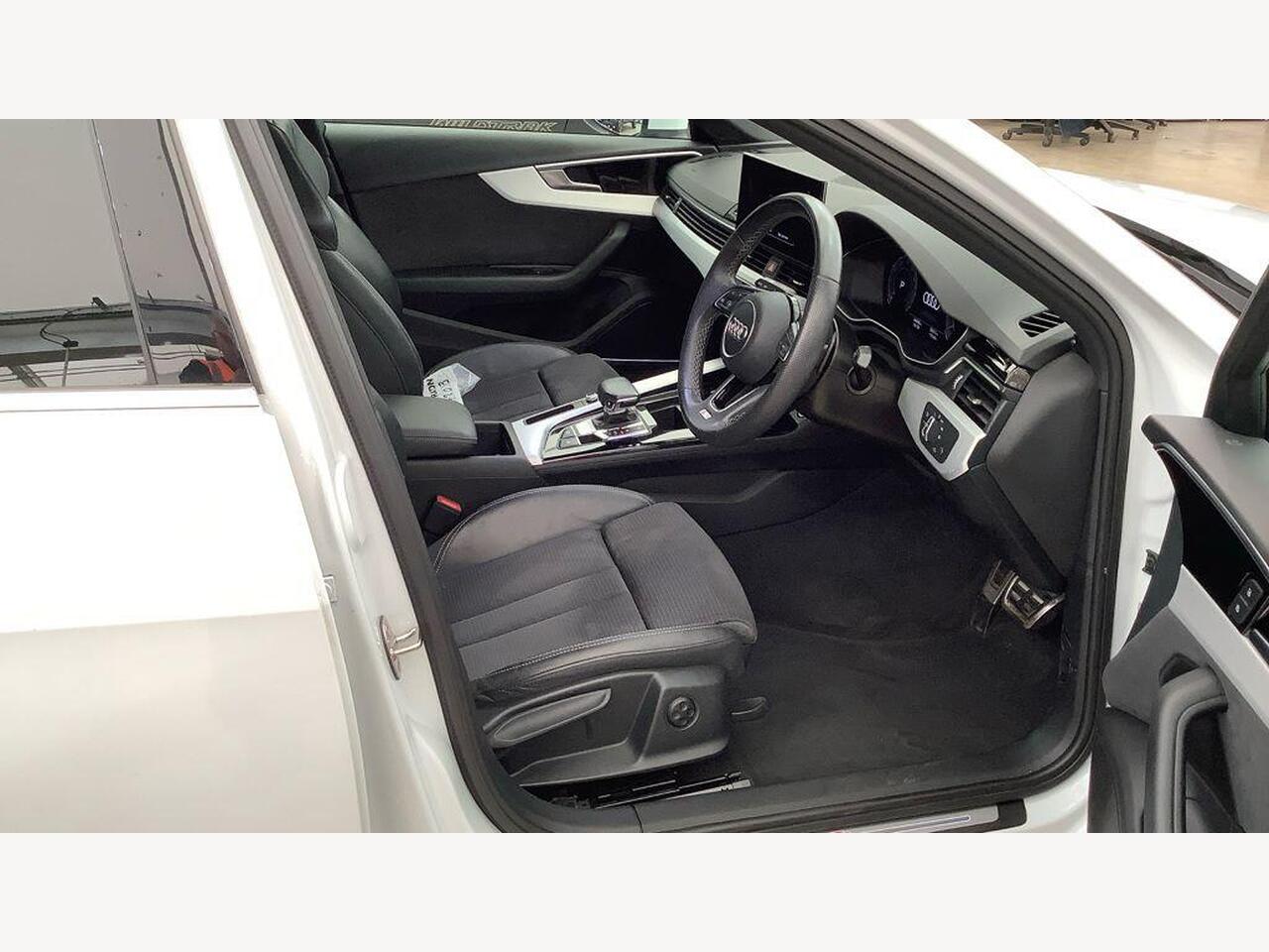 Audi A4 LL72OYB