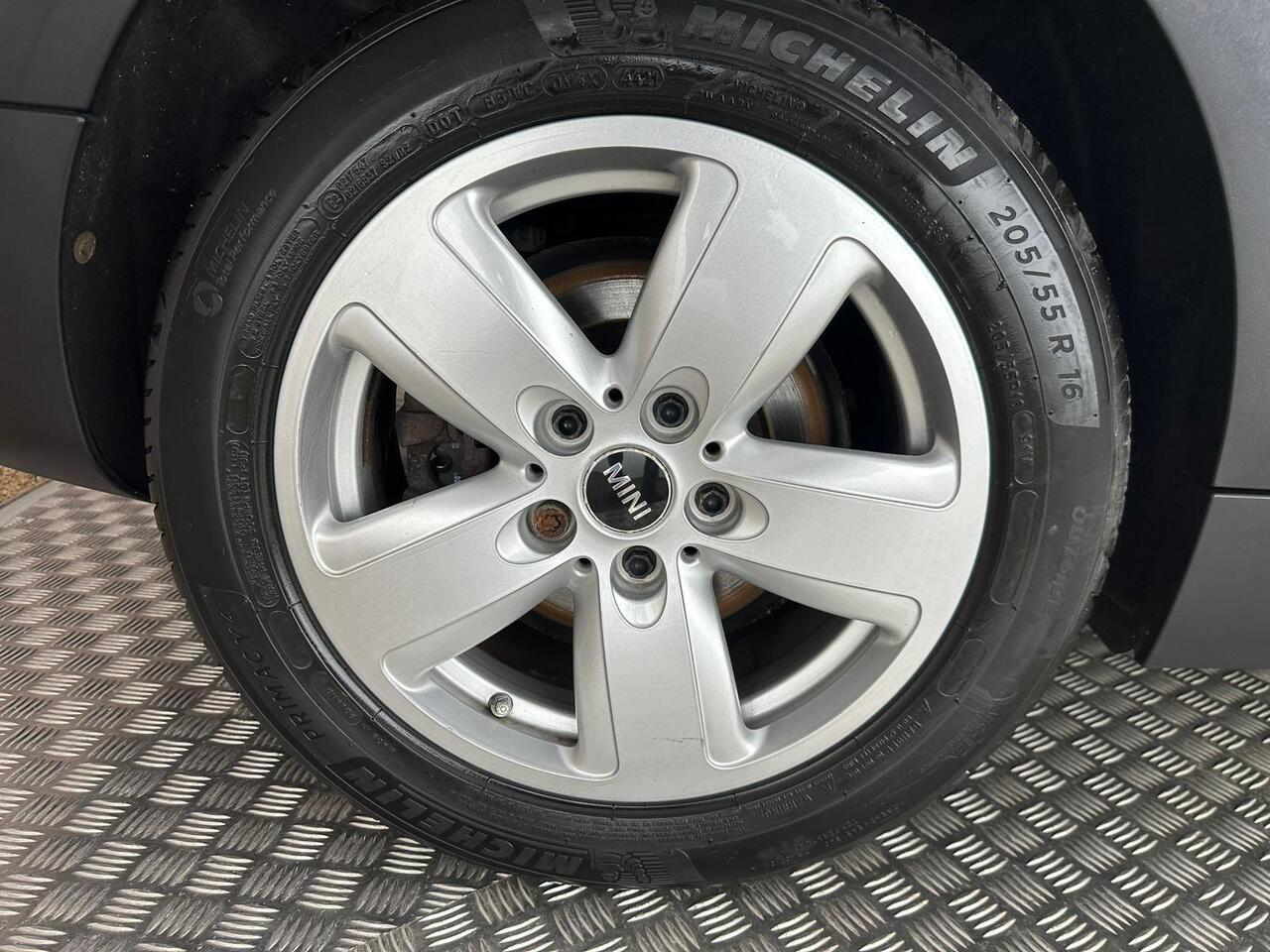 MINI Clubman KX16FVY