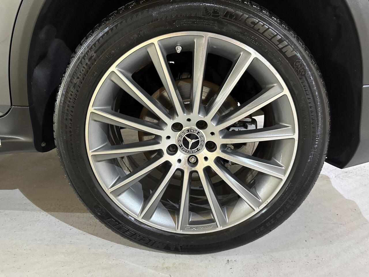 Mercedes-Benz GLC SN22UBK
