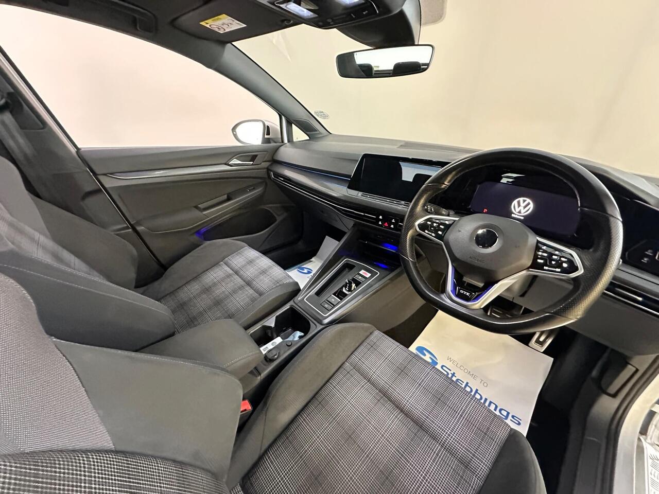 Volkswagen Golf AJ21MVG