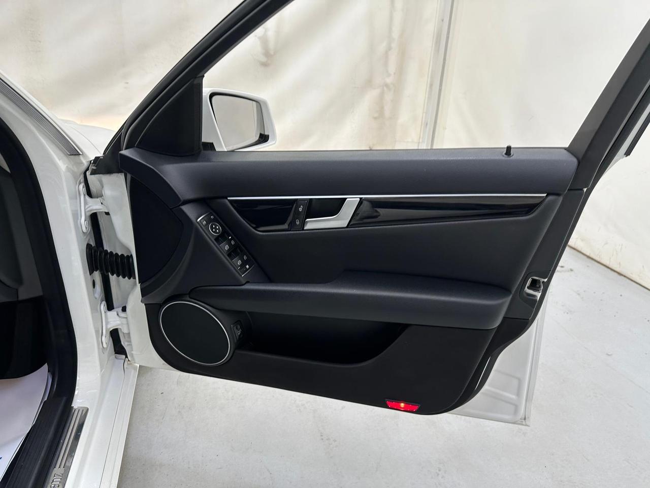 Mercedes-Benz C Class OY14GVO