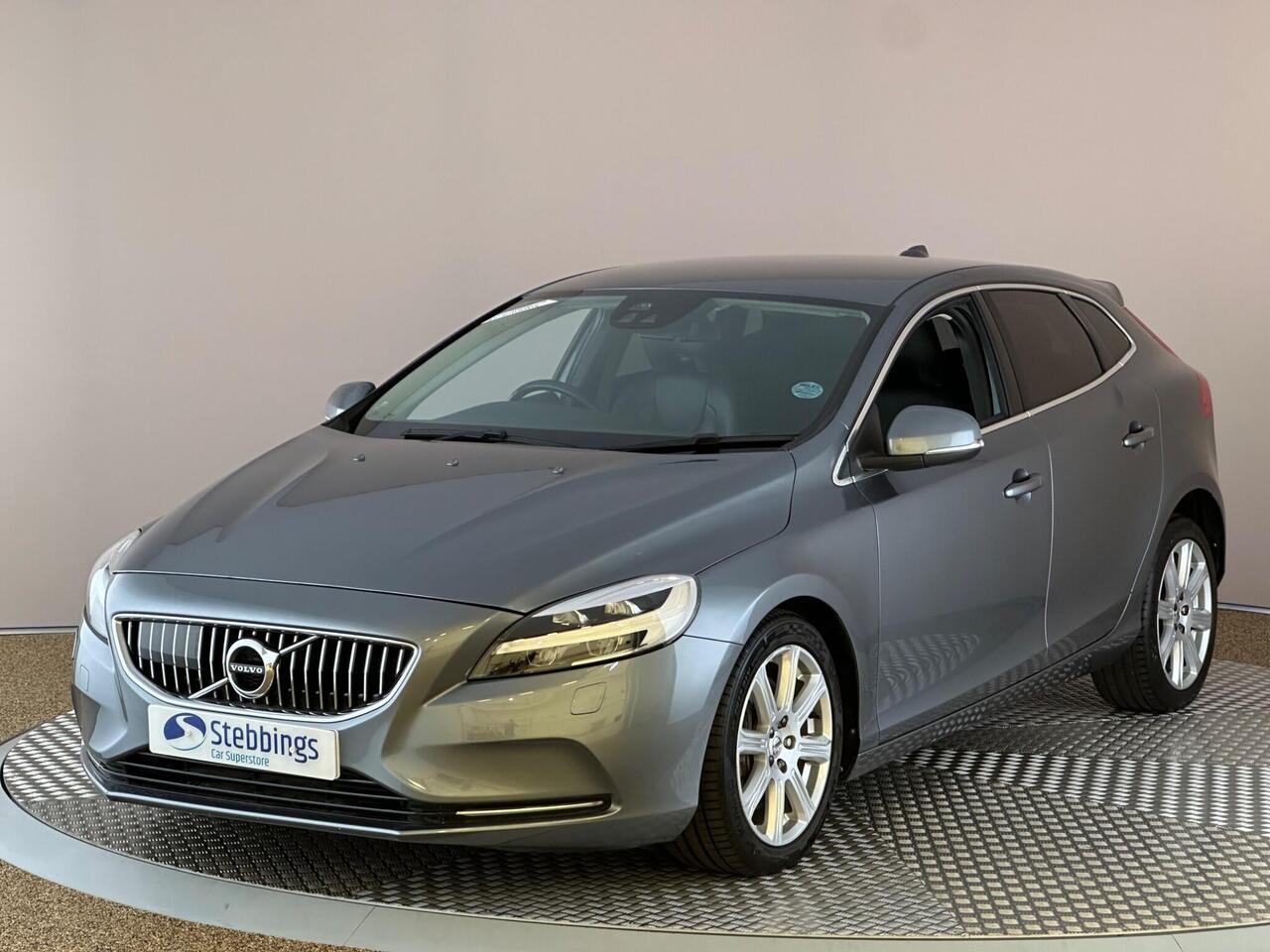 Volvo V40 KX68YTE
