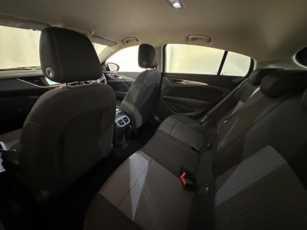 Vauxhall Insignia FM19DVL