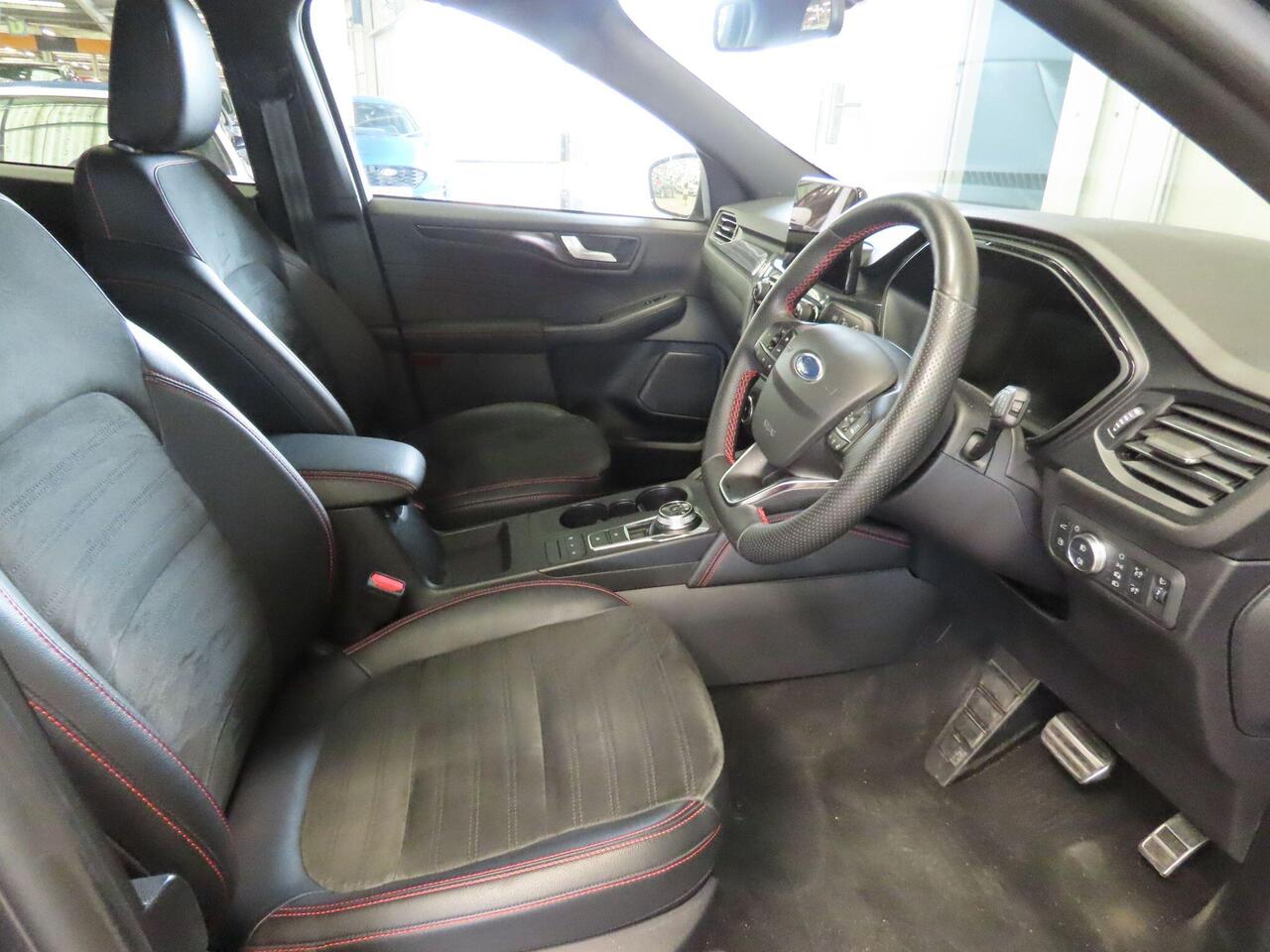 Ford Kuga MH23DXJ