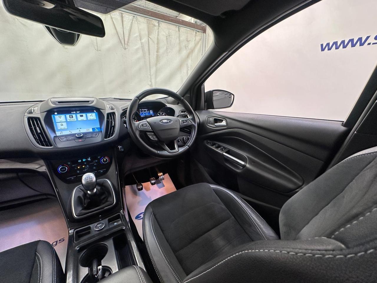 Ford Kuga AY17NRV