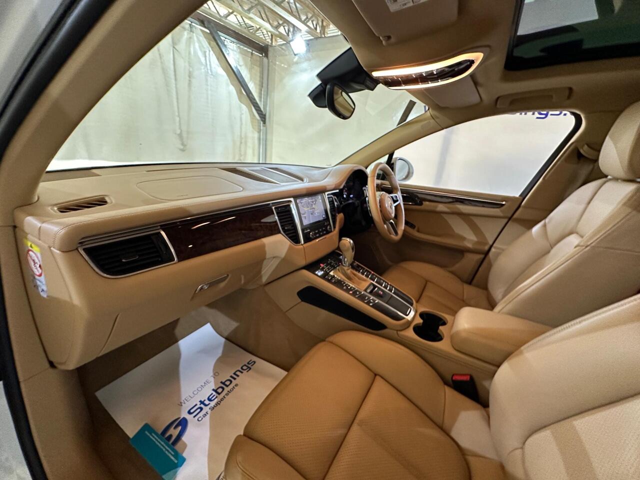 Porsche Macan AR16AEY