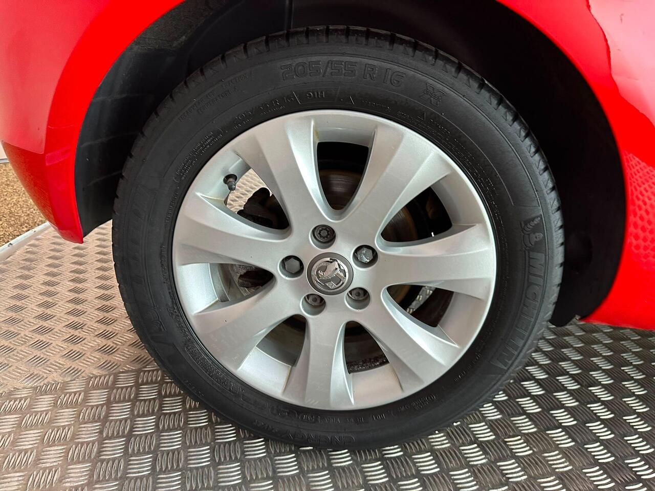 Vauxhall Meriva SN66UXB