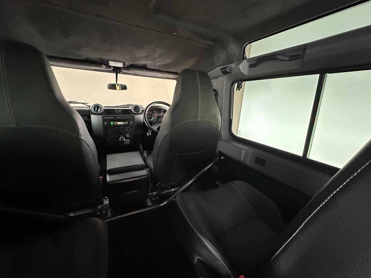 Land Rover Defender 90 GF65NXH