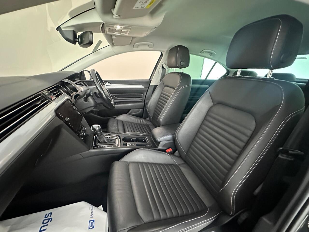 Volkswagen Passat YE70PYB