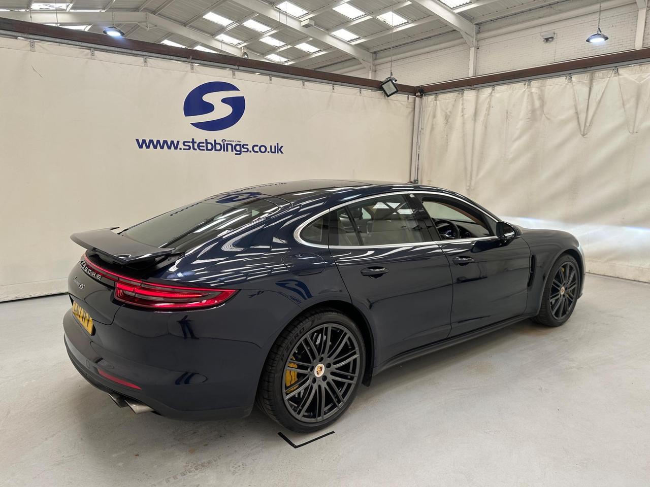 Porsche Panamera LA17VFV