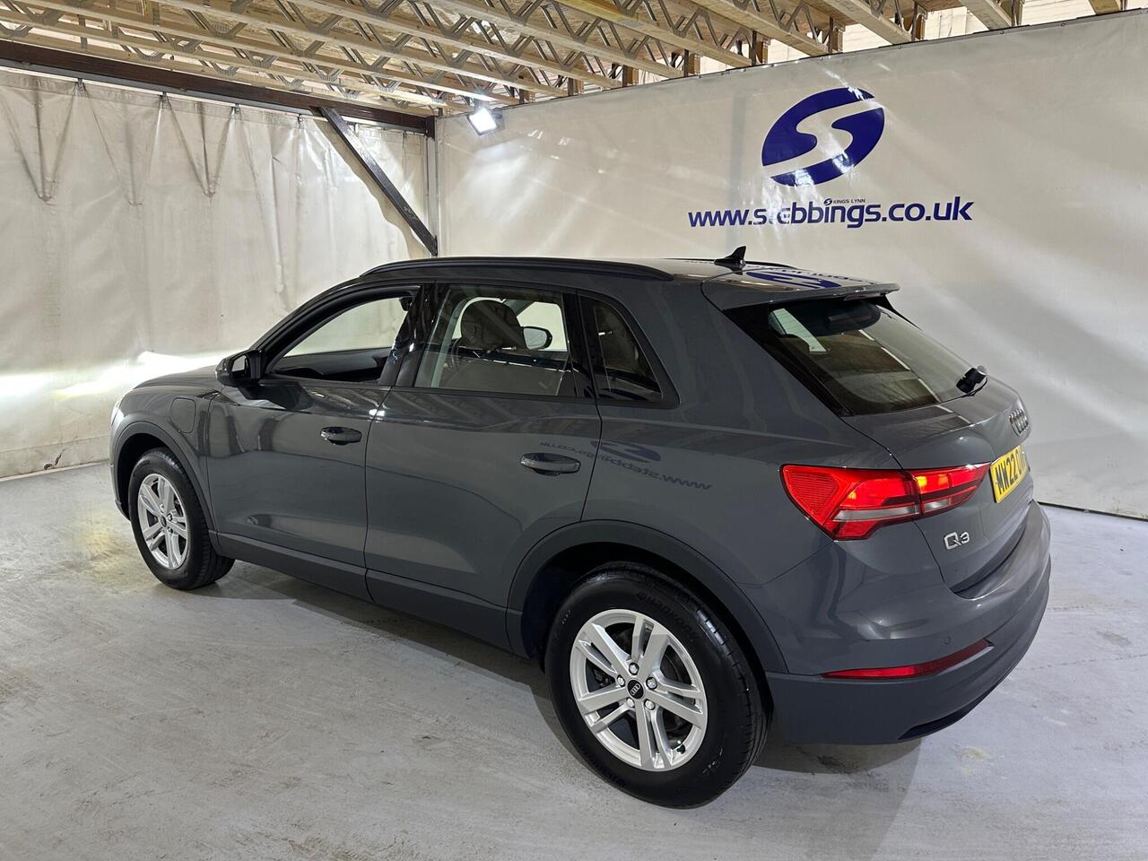 Audi Q3 MW22OVR