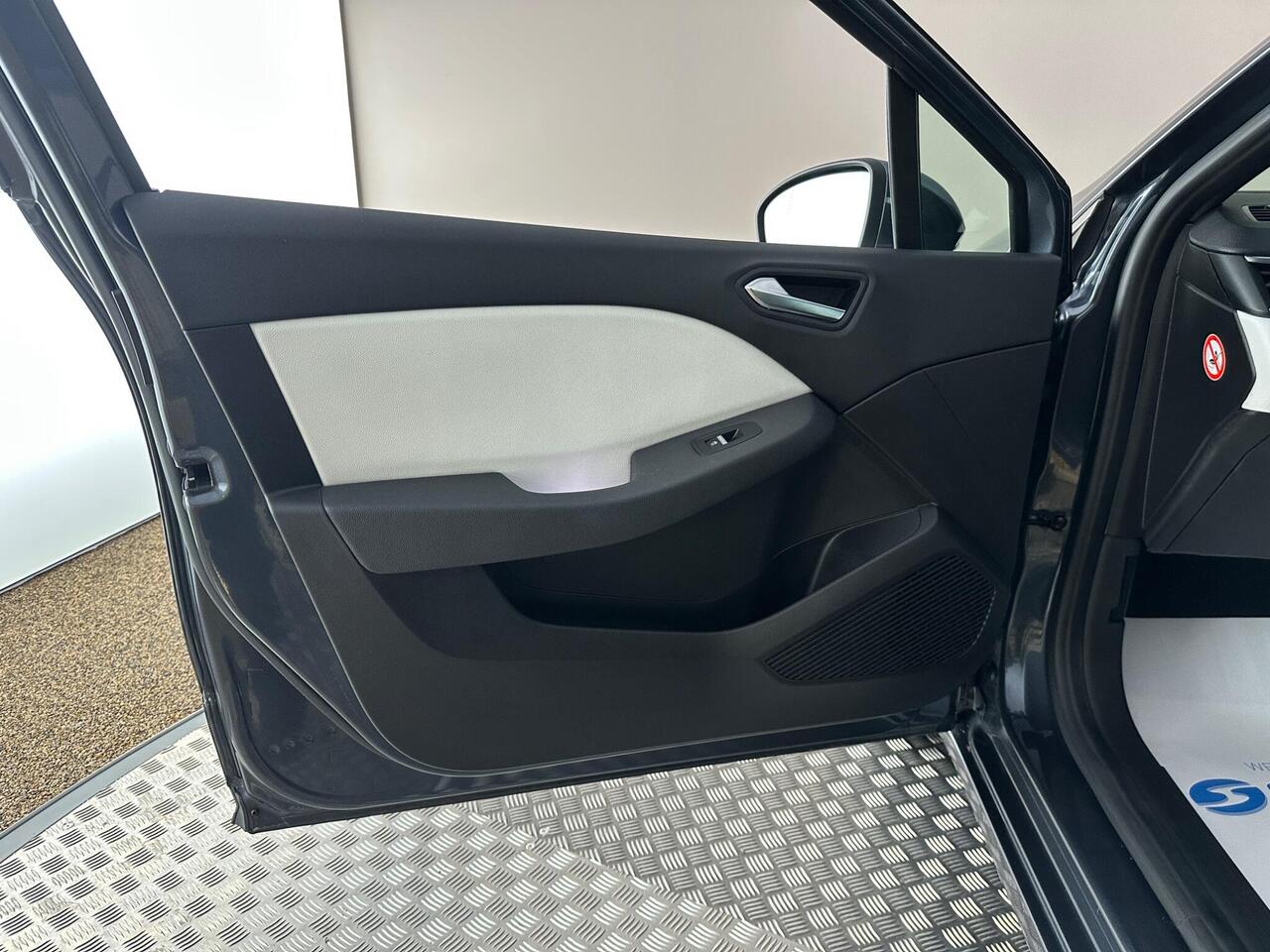 Renault Clio AJ21SUX