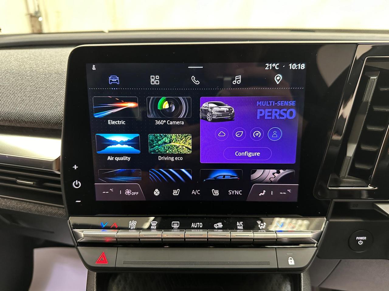 Renault Megane E-Tech YD73AFJ