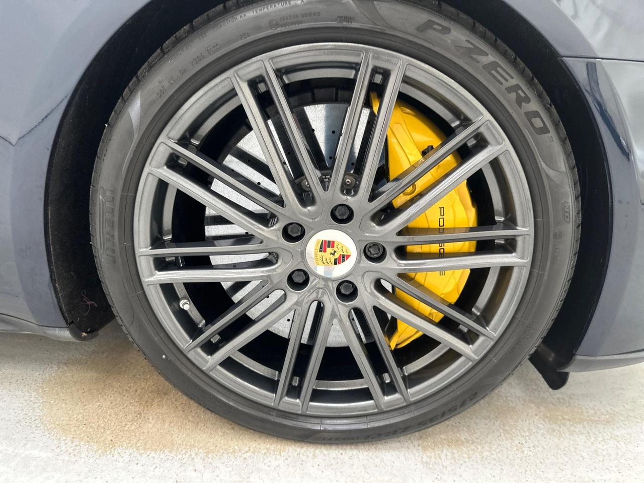 Porsche Panamera LA17VFV