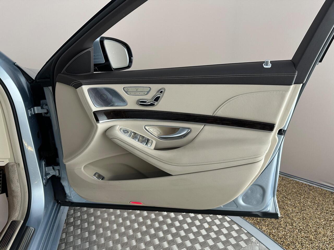 Mercedes-Benz S Class LL69JXX