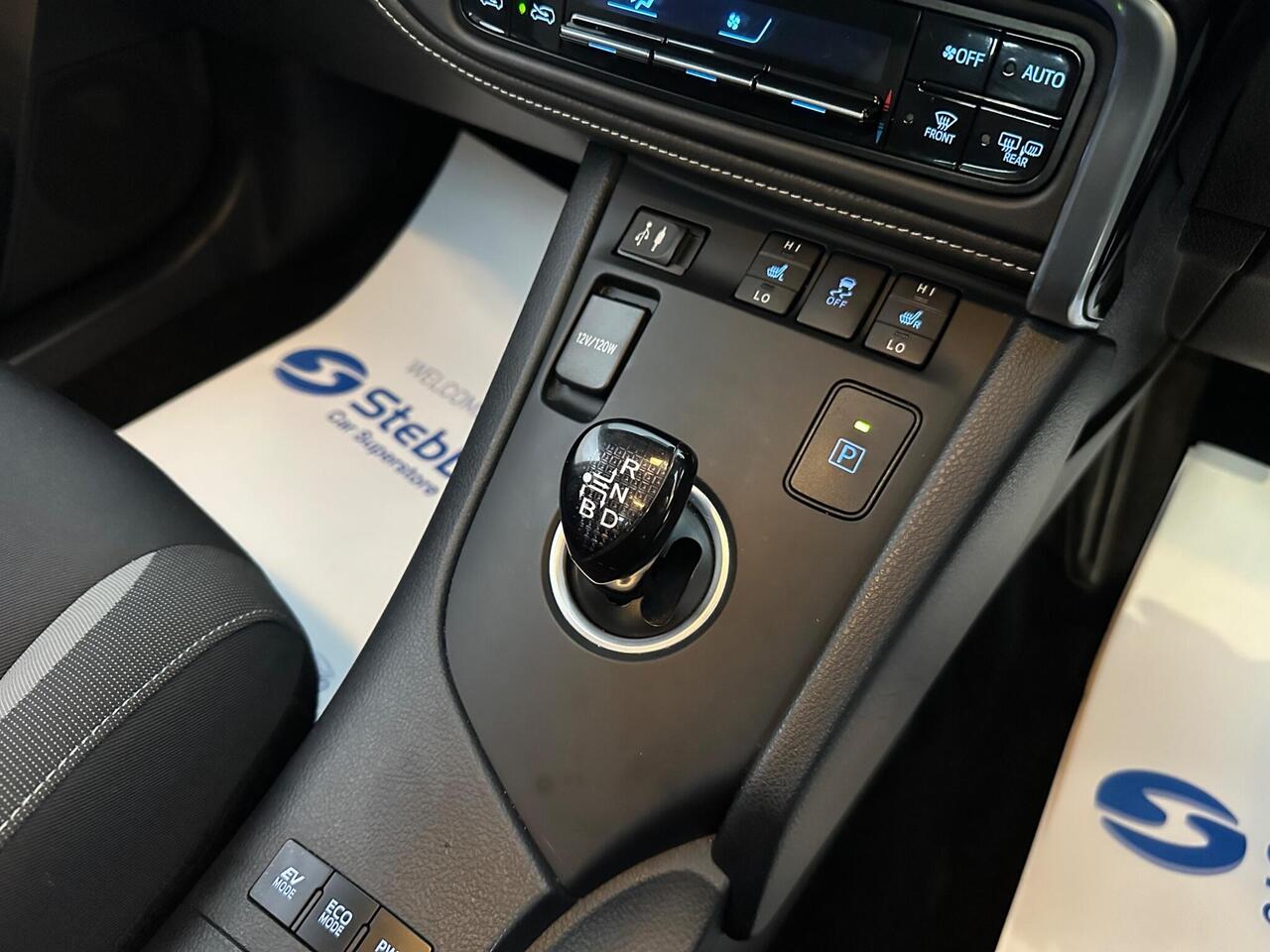 Toyota Auris LX17KXH